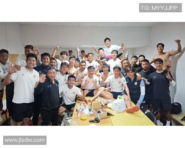 杭州足球队的默契配合与战术解析探讨 杭州足球队的默契配合与战术解析探讨