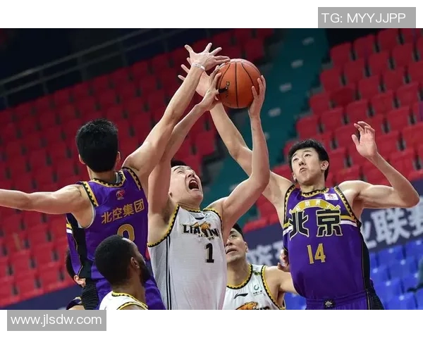 2006年CBA经典对决辽宁队与北京队的巅峰对抗回顾与分析 2006年CBA经典对决辽宁队与北京队的巅峰对抗回顾与分析