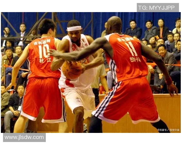 2008年NBA火箭与骑士对决回顾精彩瞬间与球星表现分析 2008年NBA火箭与骑士对决回顾精彩瞬间与球星表现分析