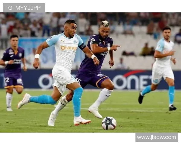 2017法甲精彩对决里昂迎战摩洛哥球队展现足球魅力 2017法甲精彩对决里昂迎战摩洛哥球队展现足球魅力