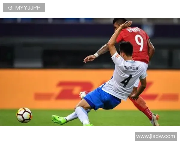 苏宁与泰达比赛裁判表现引发争议球迷热议判罚尺度与公正性