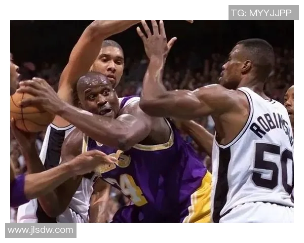 2003年湖人与76人对决回顾：传奇球队的巅峰对抗与精彩瞬间