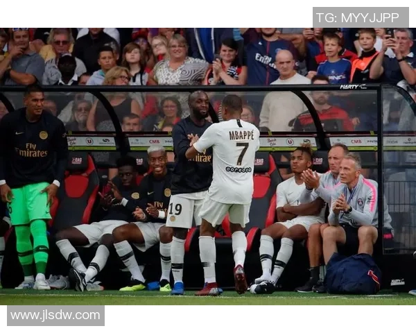 巴黎与甘冈精彩对决直播全程回顾与赛后分析