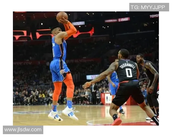 勇士与马刺激战三月九日争夺季后赛席位的关键对决